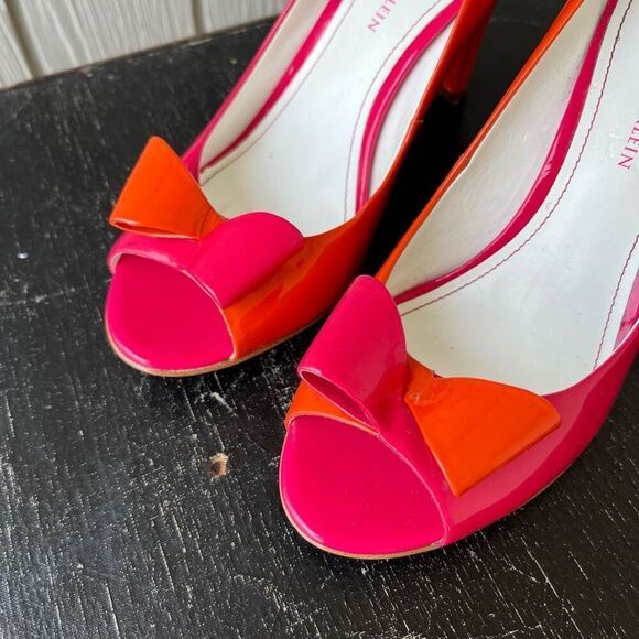 Anne Klein Foxie Pink Orange Patent Bow Heels SZ 7 Peep Toe Pumps - Picture 3 of 12
